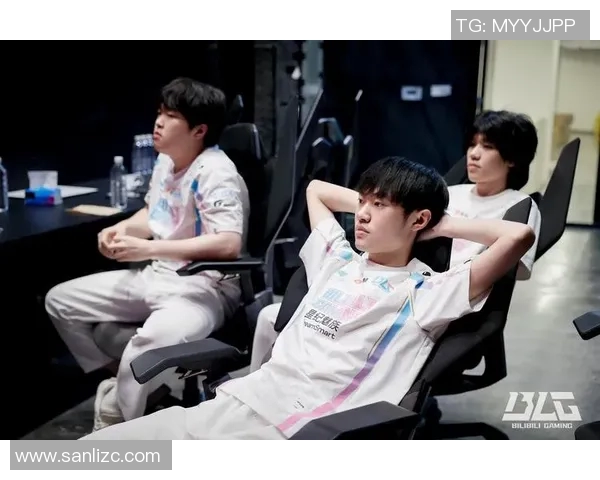 BLG在CSGO赛事中的实力引发热议与争议分析 BLG在CSGO赛事中的实力引发热议与争议分析