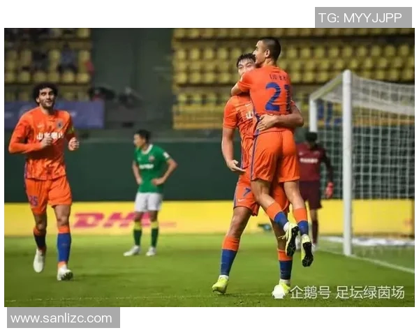 重庆篮球队状态引发热议球迷对球队表现的不同看法与期待 重庆篮球队状态引发热议球迷对球队表现的不同看法与期待