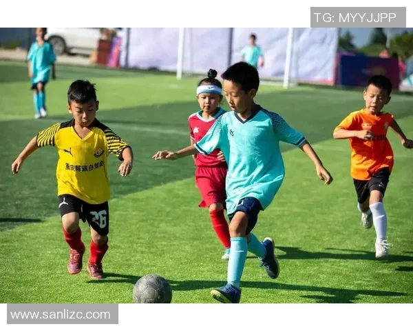 吴芳的足球人生：从绿茵场到人生舞台的深度对话与反思