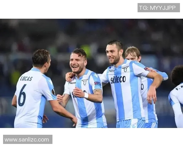 拉齐奥队与帕尔马队激战正酣谁将赢得这场意甲巅峰对决