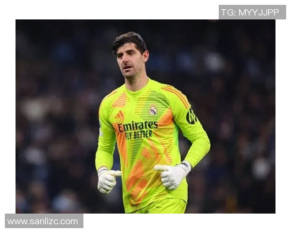 库尔图瓦：从门将到传奇的足球旅程与辉煌成就解析