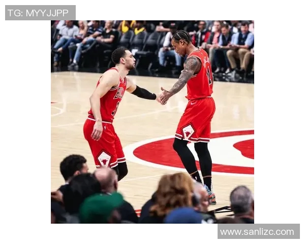 热火与雄鹿激战正酣腾讯直播全程带你感受精彩瞬间