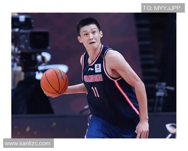 周鹏：从篮球场上的拼搏者到生活中的坚韧榜样，见证成长与奋斗的故事