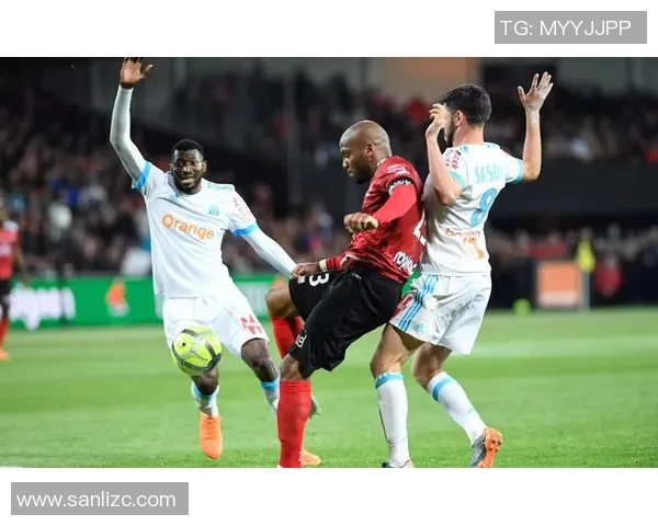 索肖与普瑞兰斯的精彩对决揭示足球战术与团队合作的重要性