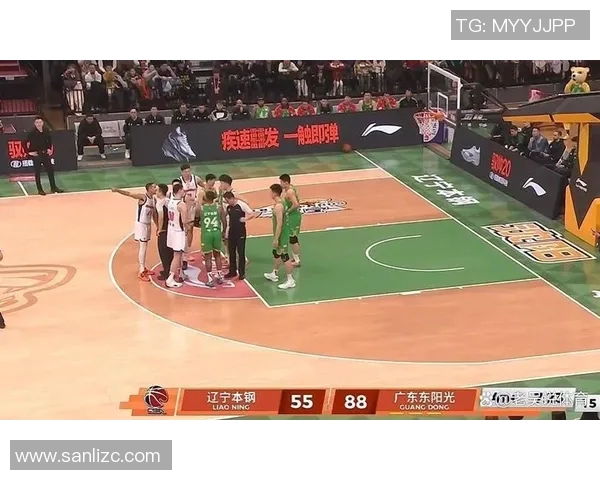 CBA精彩回放辽宁队对阵紫金勇士的激烈对决全程回顾