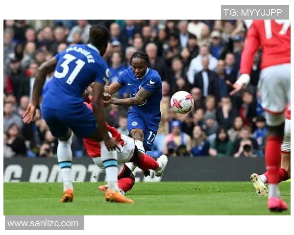 切尔西更衣室风波揭晓斯特林与恩佐训练场冲突引发热议 切尔西更衣室风波揭晓斯特林与恩佐训练场冲突引发热议