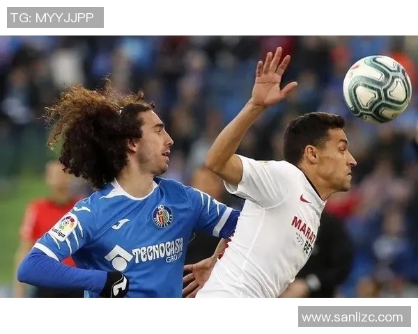 拿玻里迎战红星球队巅峰对决期待精彩瞬间与激情碰撞 拿玻里迎战红星球队巅峰对决期待精彩瞬间与激情碰撞