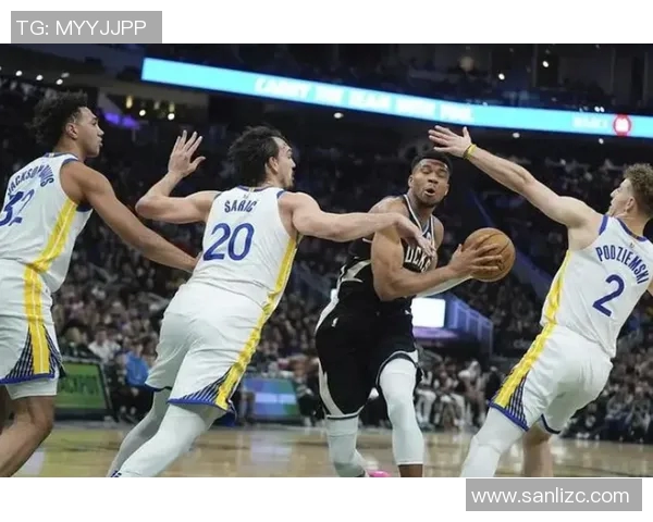 雄鹿与猛龙激战正酣黑白直播带你领略精彩瞬间 雄鹿与猛龙激战正酣黑白直播带你领略精彩瞬间